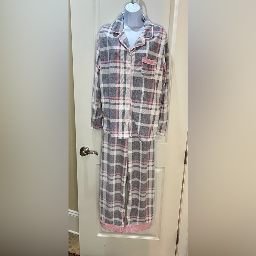 Ellen Tracy Soft Silky Fleece Pajama Set - Gray and Pink Plaid Size XL